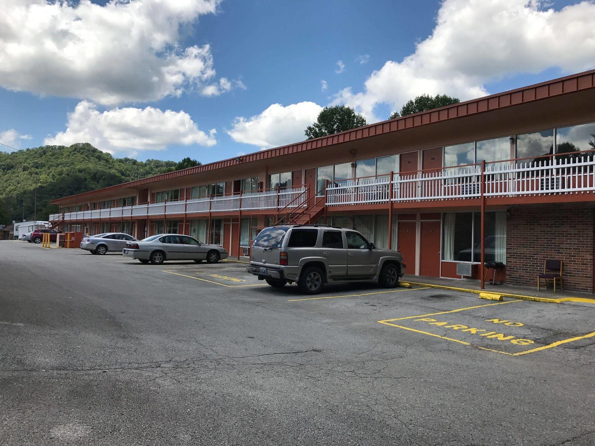 Daniel Boone Motor Inn ไพค์วิลล์ ภายนอก รูปภาพ