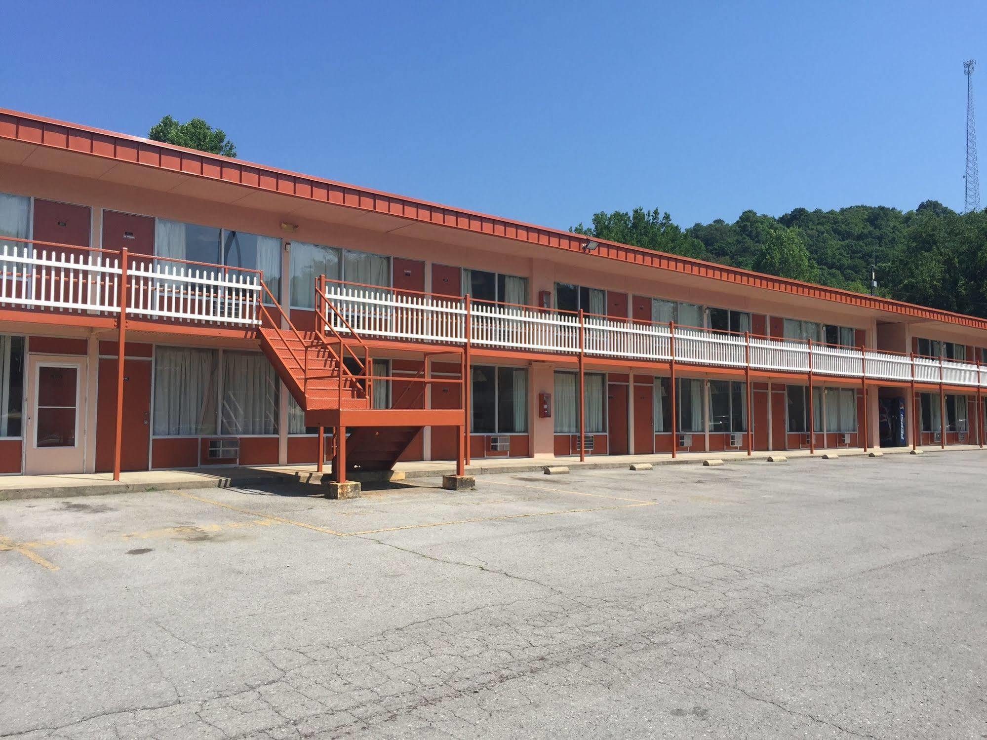 Daniel Boone Motor Inn ไพค์วิลล์ ภายนอก รูปภาพ